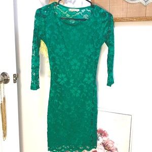 Arden B green lace fitted dress w/3/4 sleeves. NWOT! Sz XS.  Never worn
